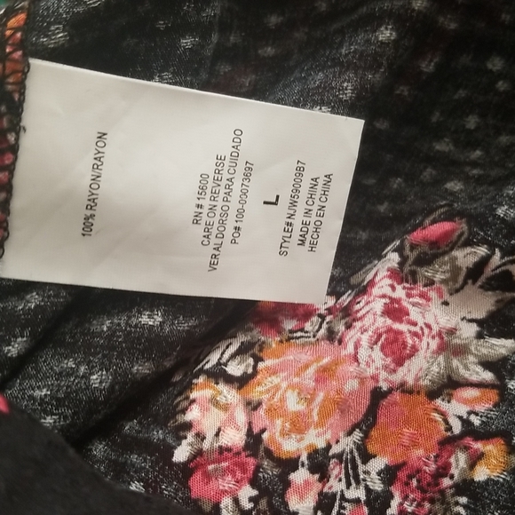 Rewind black floral blouse size L juniors - Picture 8 of 10